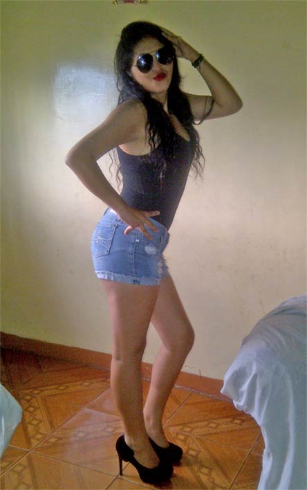Date this nice looking Venezuela girl Pilar from San Cristobal VE153