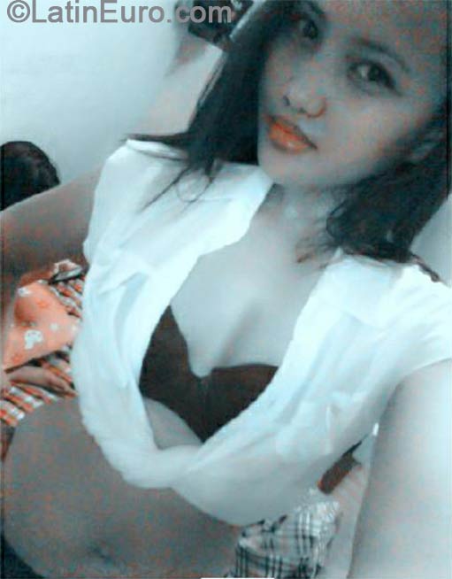 Date this voluptuous Philippines girl Leonor from Cagayan De Oro City PH615