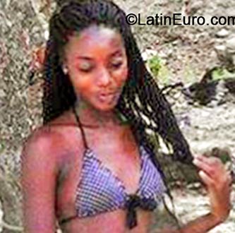 Date this young Jamaica girl Jhanele from Port Antonio JM1569