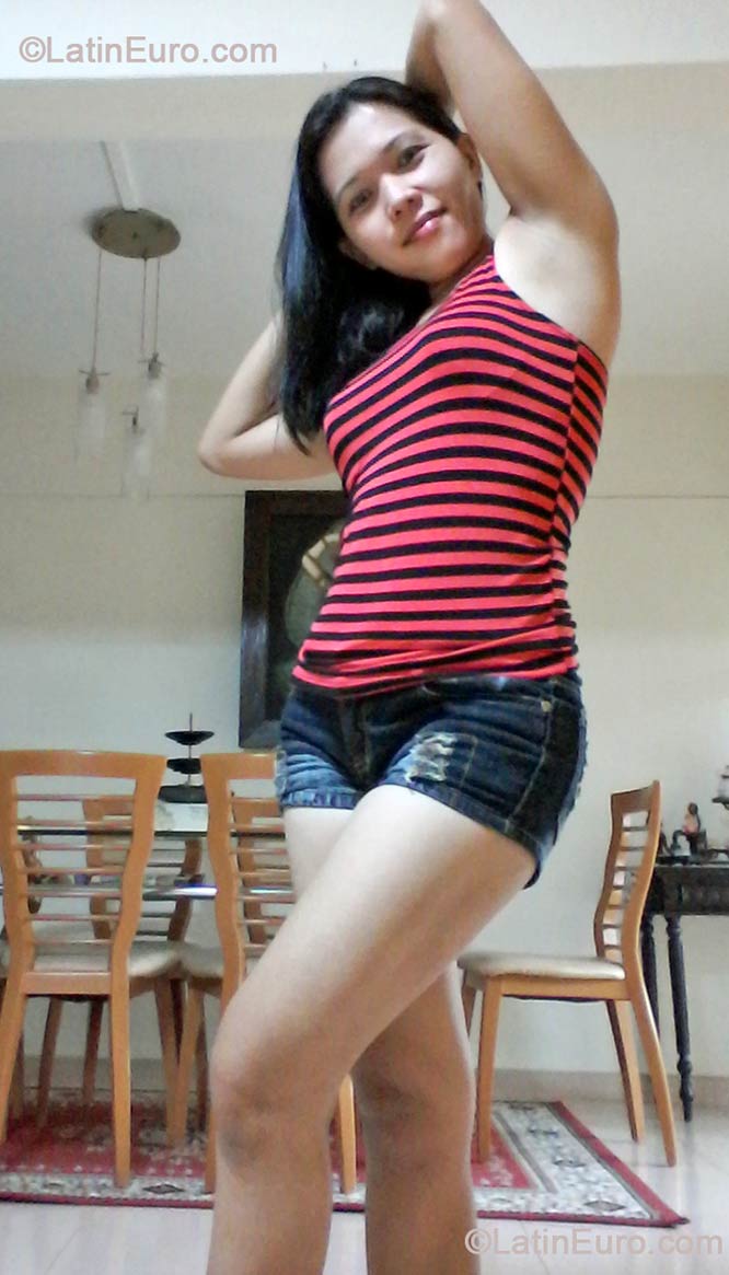 Date this athletic Philippines girl Leonora from Maasin PH617