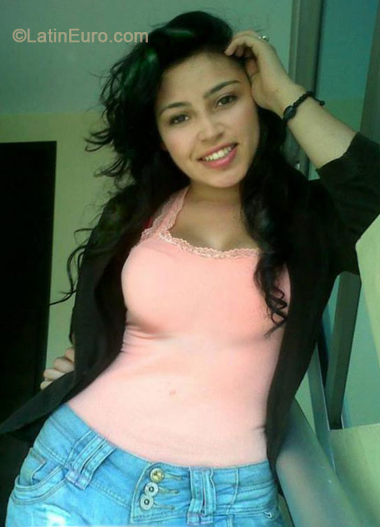 Date this exotic Colombia girl Tatiana from Bucaramanaga CO14962