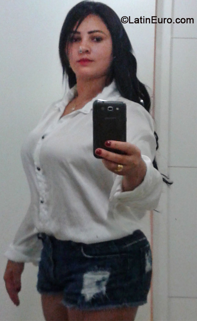 Date this passionate Brazil girl Lidiane from Rio De Janeiro BR8694