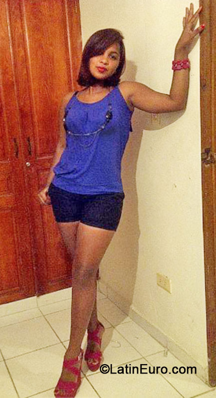 Date this gorgeous Dominican Republic girl Lilibeth from Santiago DO18665
