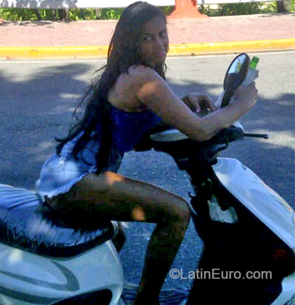 Date this passionate Dominican Republic girl Luna from Puerto Plata DO18669