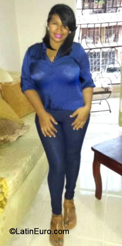 Date this hard body Dominican Republic girl Zunilda from Santiago DO18755