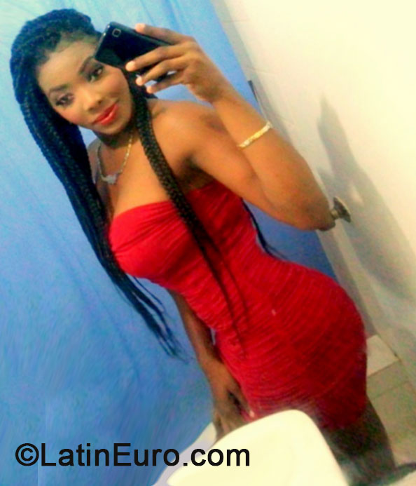 Date this foxy Jamaica girl Jeanell from Ocho Rios JM1624