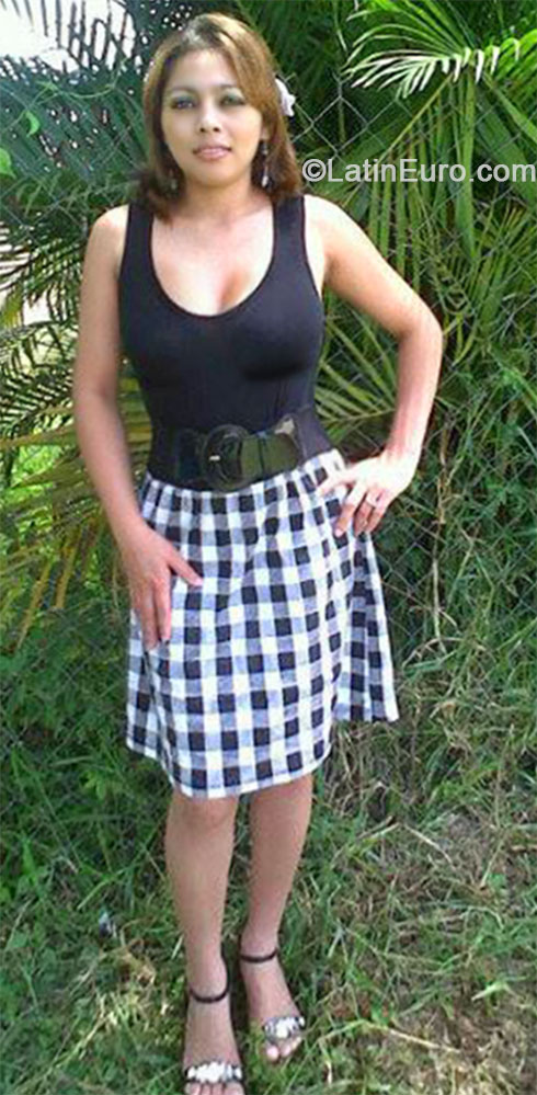 Date this exotic Honduras girl MARICELA AMADOR from Villanueva HN951