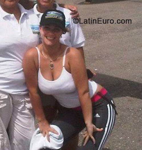 Date this happy Venezuela girl Angela from Caracas VE203