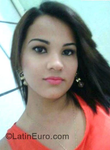 Date this sultry Brazil girl Karoline from Natal BR8755