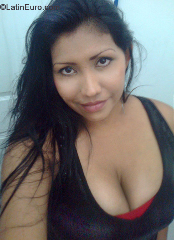 Date this funny Costa Rica girl Julia from San Jose CR287