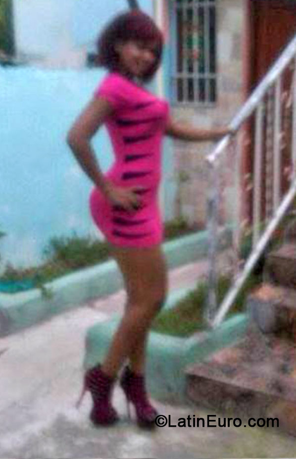 Date this attractive Dominican Republic girl Aida eduvije za from La Romana DO18968