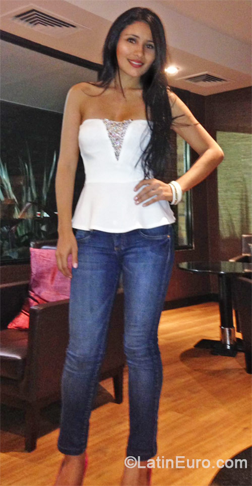 Date this lovely Colombia girl Lucia from Ibague CO16484