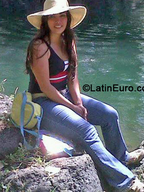 Date this hot Honduras girl Maria from San Pedro Sula HN979
