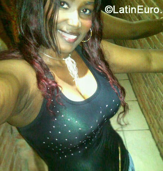 Date this lovely Dominican Republic girl Yuberkis from Santo Domingo DO19024