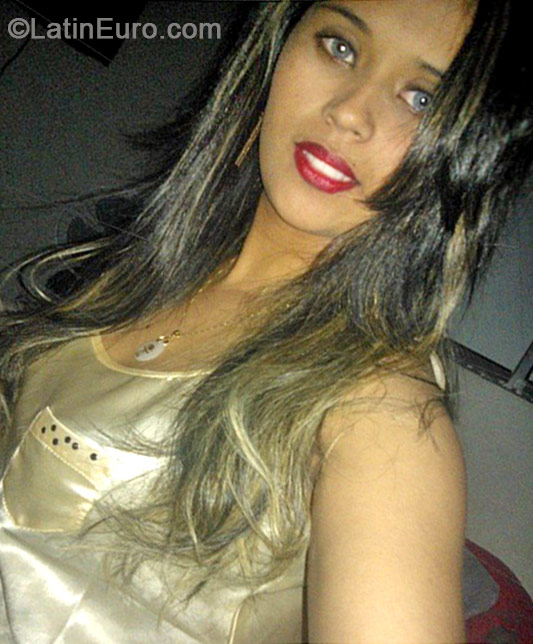 Date this nice looking Brazil girl Dayane from Vitoria BR8788