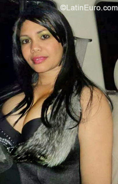 Date this beautiful Dominican Republic girl Angela from santiago DO19118