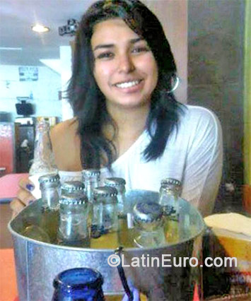 Date this lovely Venezuela girl Patricia from Caracas VE238