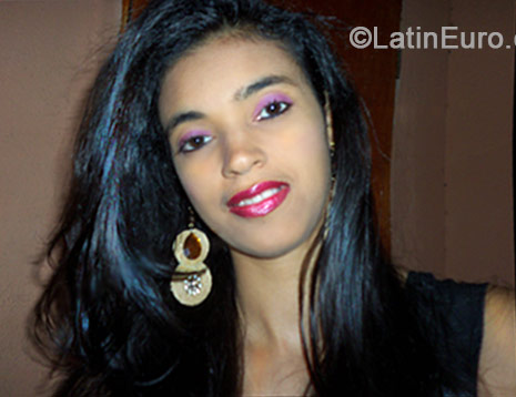 Date this nice looking Brazil girl Rute from Recife BR8800