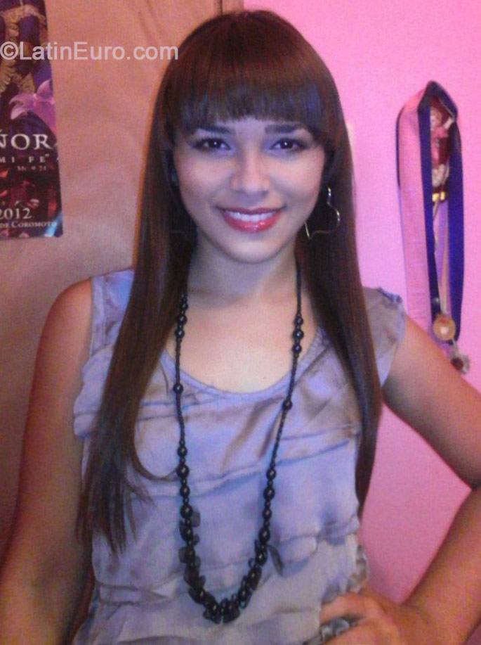 Date this charming Venezuela girl Evelin from Maracaibo VE242