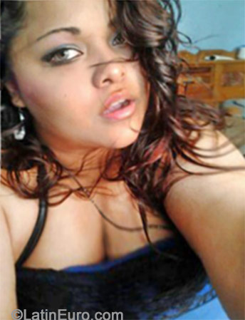 Date this attractive Peru girl Micheel from Lima PE984