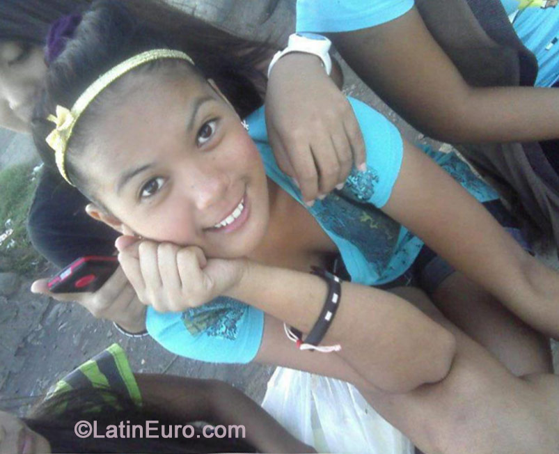 Date this stunning Philippines girl Mary from Misamis Occidental PH650