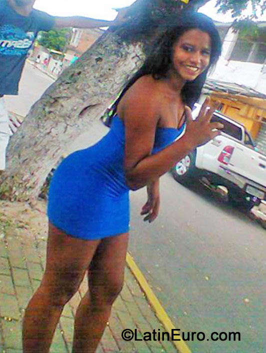 Date this nice looking Brazil girl Rafaela from Porto De Galimha BR8822