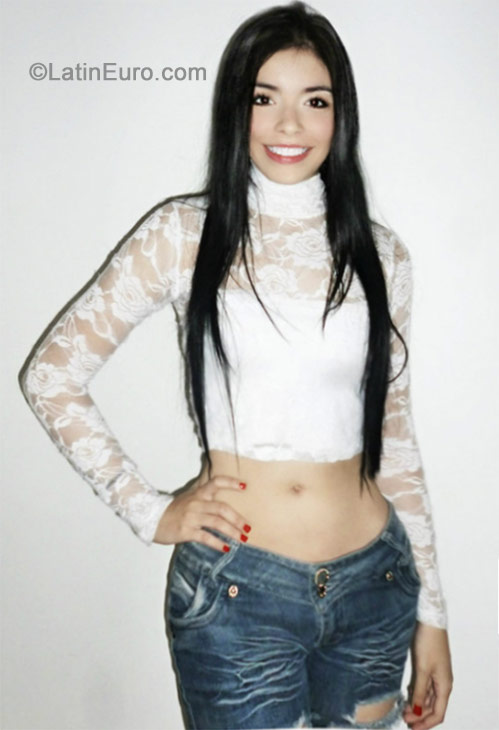 Date this attractive Colombia girl Elizabeth from Armenia CO15371
