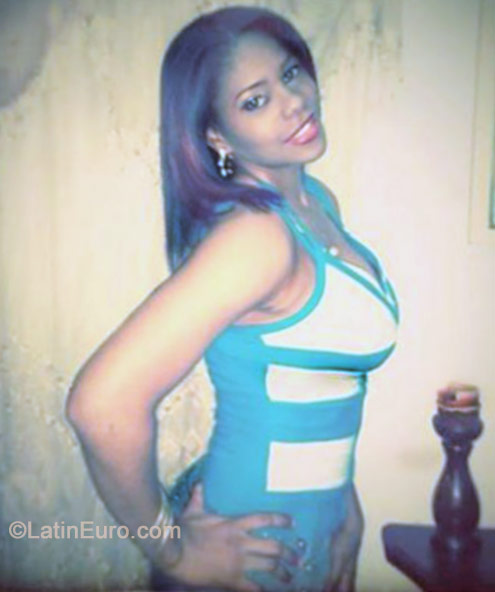 Date this good-looking Dominican Republic girl Yury03 from Santo Domingo DO19297