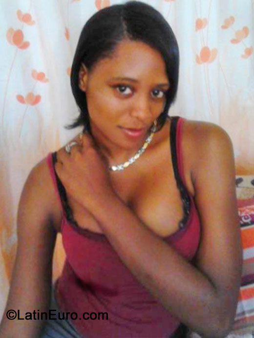 Date this delightful Jamaica girl Shanshan from Kingston JM1743