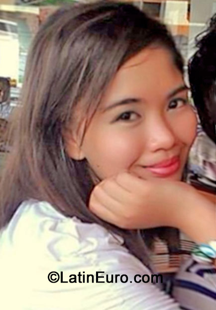 Date this lovely Philippines girl Mariel from Manila PH656