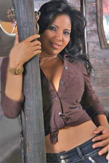 Date this stunning Colombia girl Kandy from Cartagena CO15387