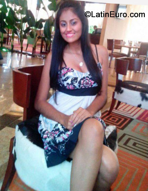 Date this happy Venezuela girl May from Barquisimeto VE267