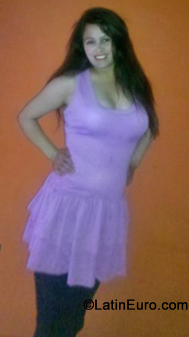 Date this athletic Colombia girl Sara from Bogota CO15388