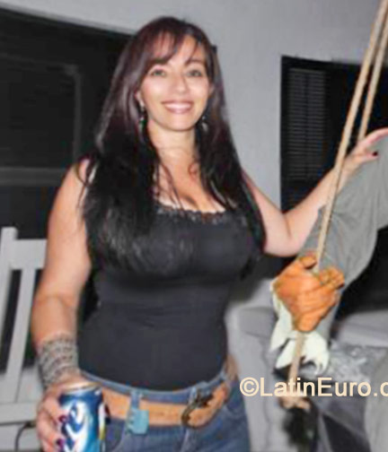 Date this exotic Colombia girl Maria from Cali CO15401