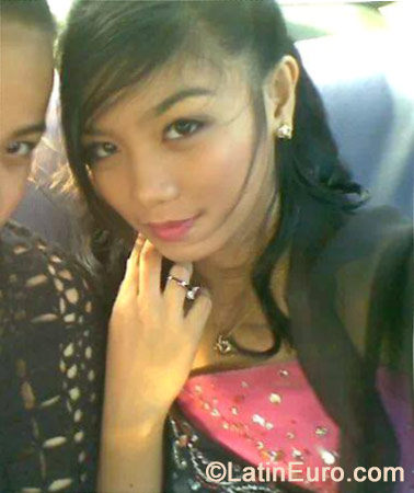 Date this georgeous Philippines girl Claire from Manila PH664