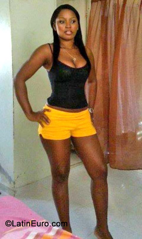 Date this voluptuous Dominican Republic girl Ana from Santo Domingo DO19681