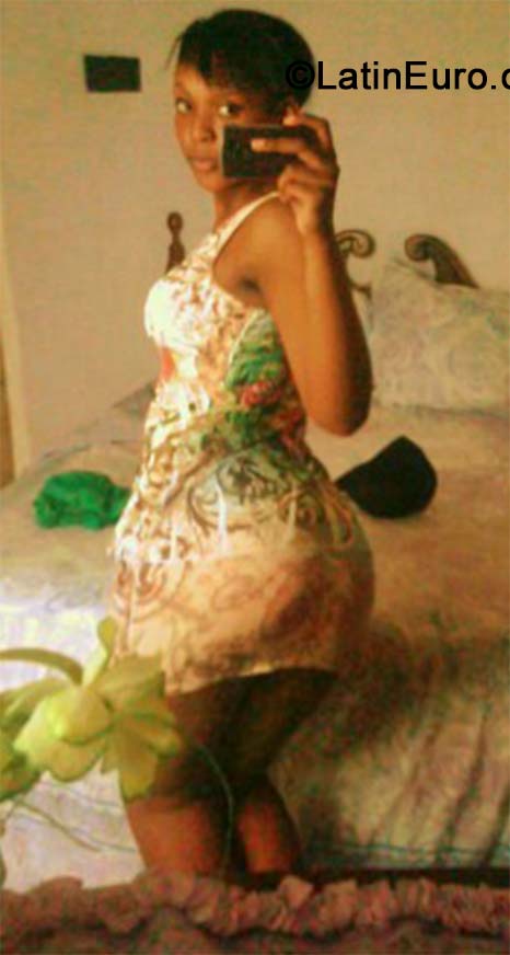 Date this georgeous Jamaica girl Dee from Clarendon JM1786