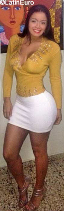 Date this young Dominican Republic girl Angelica carolina from Santo Domingo DO19733