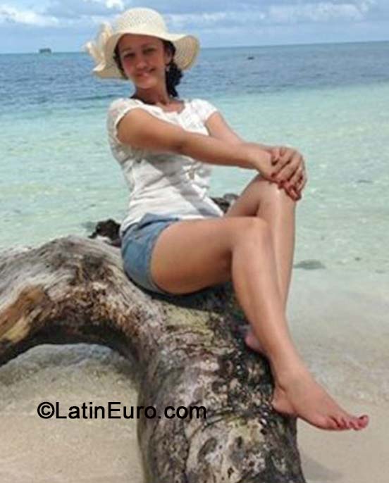 Date this good-looking Honduras girl Sonia from La Ceiba HN1152