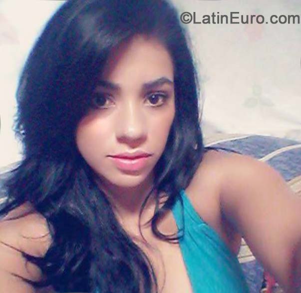 Date this pretty Honduras girl Carolina from San Pedro Sula HN1155