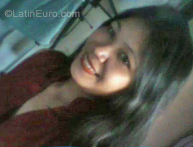 Date this athletic Philippines girl Monena from Manila PH667