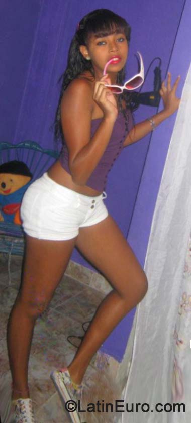 Date this gorgeous Colombia girl Alexandra nieva from Cali CO15835