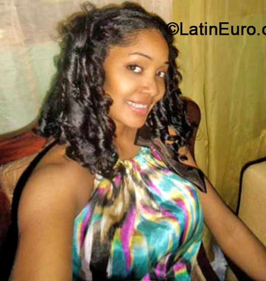 Date this delightful Dominican Republic girl Lucy from Santo Domingo DO19878