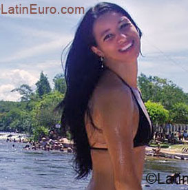 Date this sultry Brazil girl Livia from BRASILIA BR9004