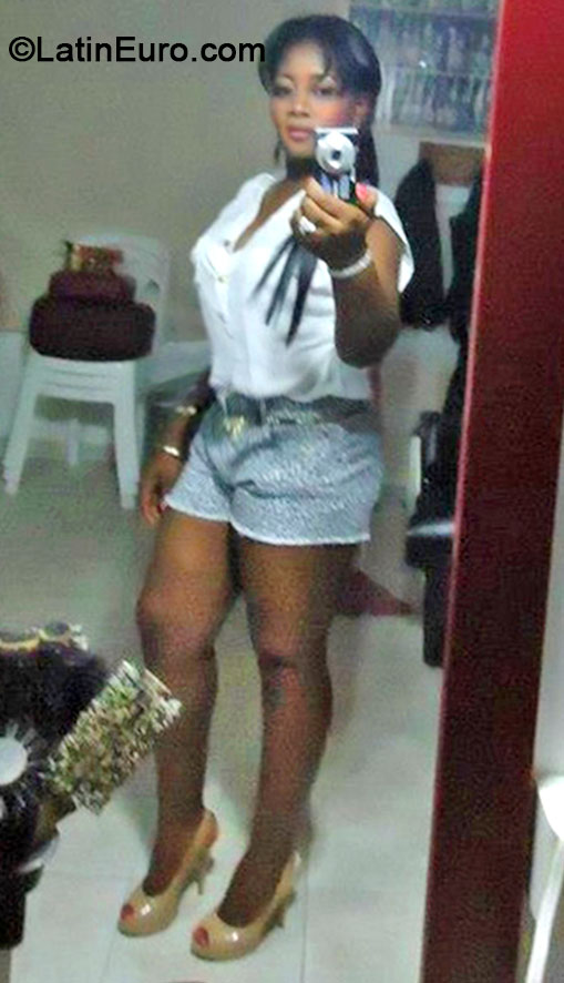 Date this beautiful Colombia girl Yesenia from Barranquilla CO15938