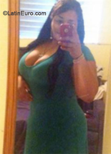 Date this athletic Dominican Republic girl Yajaira from Santo Domingo DO26230
