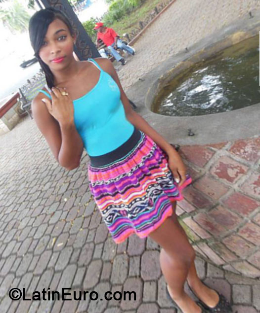 Date this passionate Dominican Republic girl Vianny from Santiago DO20043