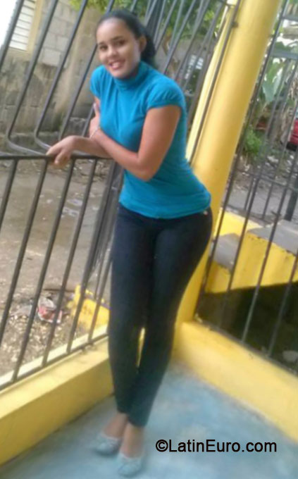 Date this passionate Dominican Republic girl Natalia from Santo Domingo DO20042