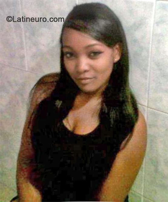Date this voluptuous Colombia girl Mayerling from Cali CO16215