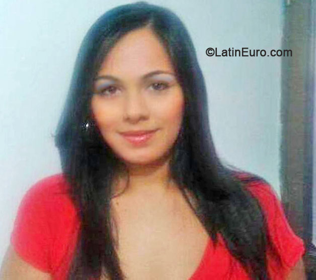 Date this sultry Colombia girl Raiza from Cartagena CO16268